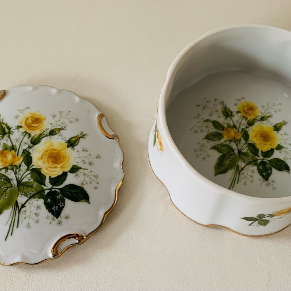 Porcelain box - Picture 9 of 10